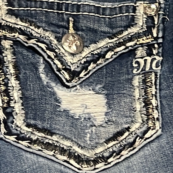 Miss Me Jeans Mid Rise Easy Crop 29 medium wash - Picture 2 of 16